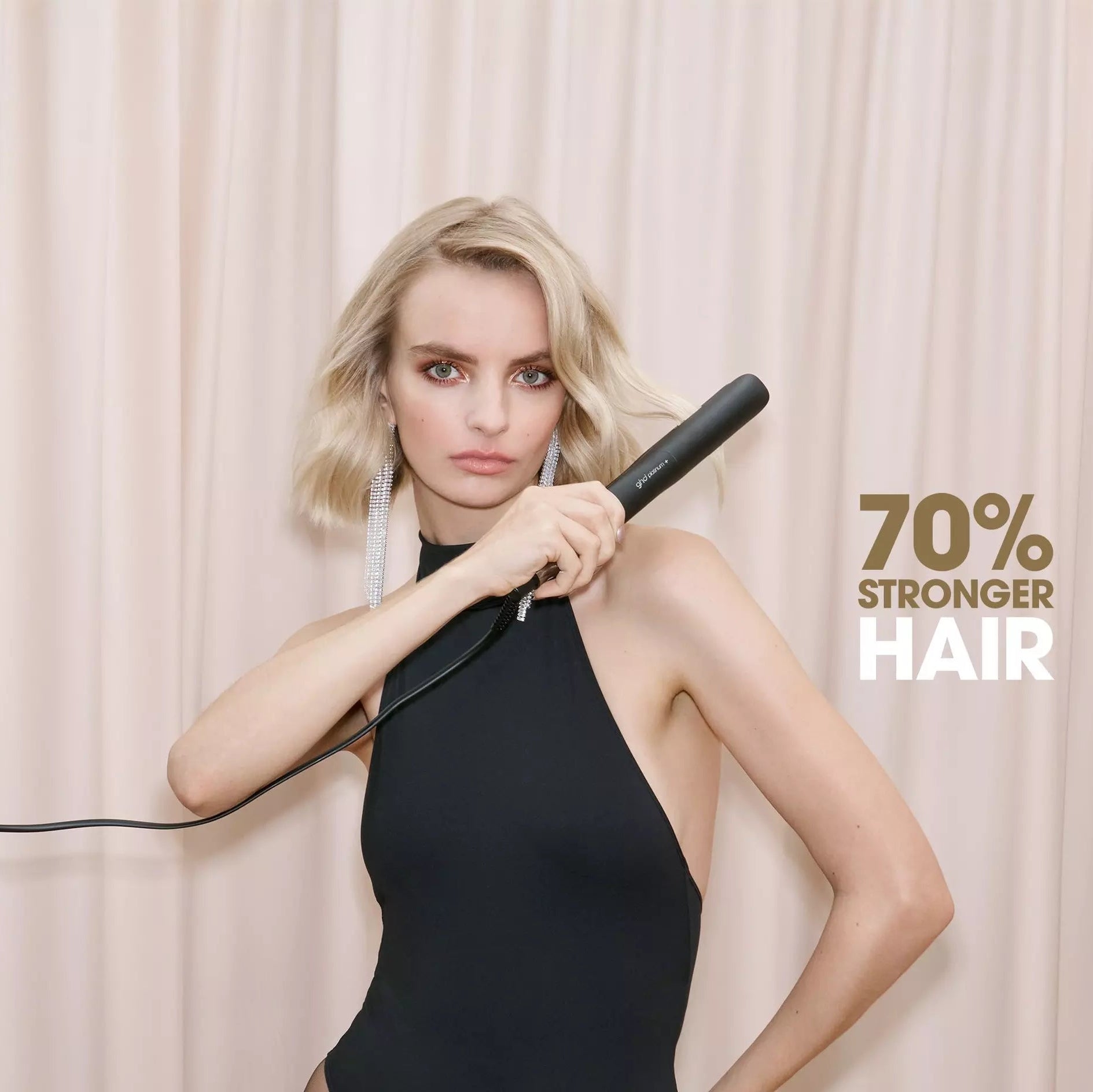 ghd Platinum+ Hair Straightener Festive Gift Set in Black
