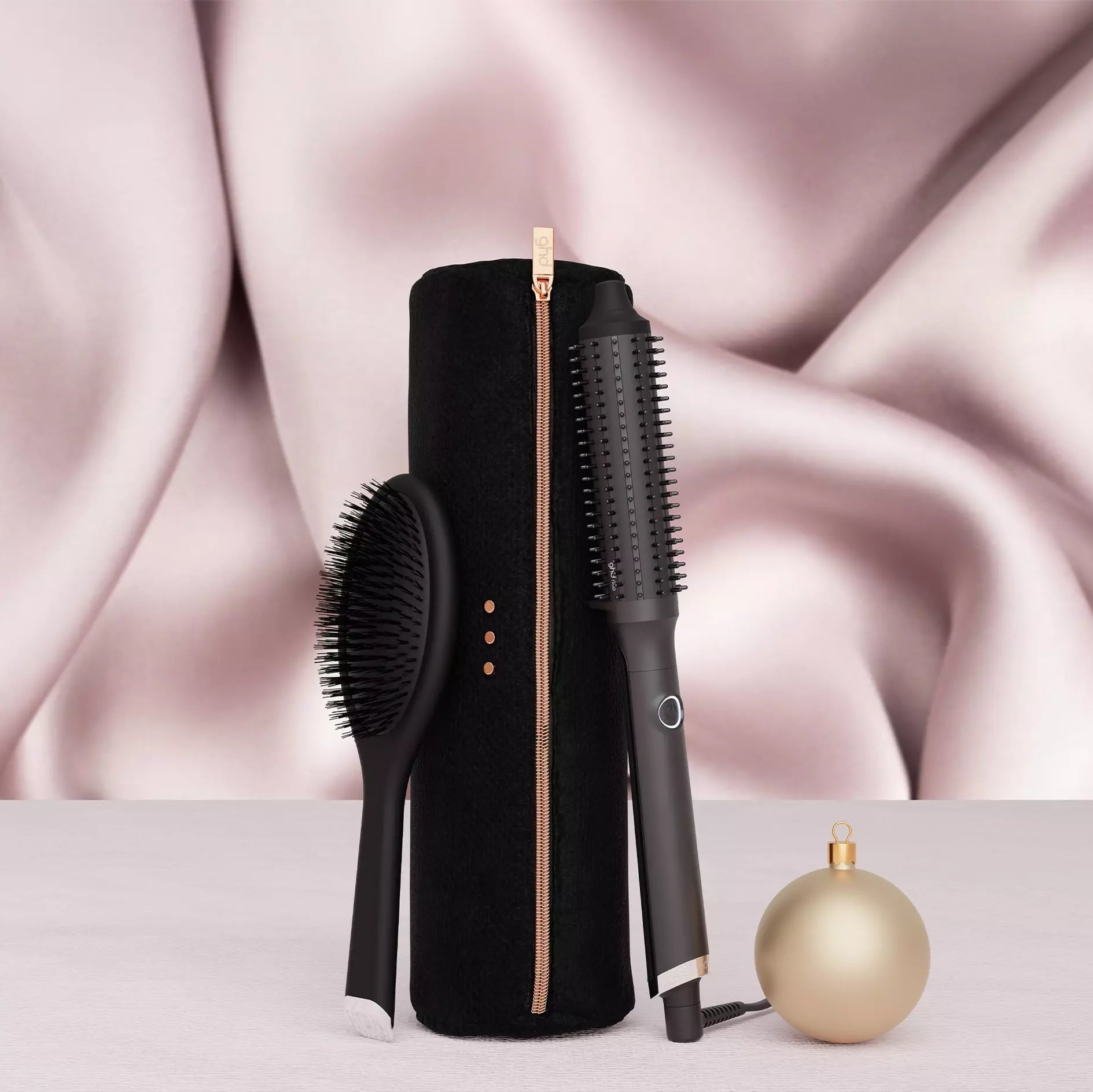 ghd Rise Hot Brush Festive Gift Set In Black
