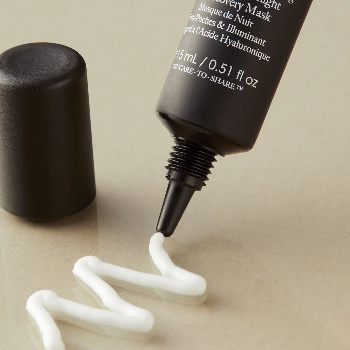 Avant Skincare Brightening & De-Puffing Hyaluronic Overnight Eye Recovery Mask 15ml texture